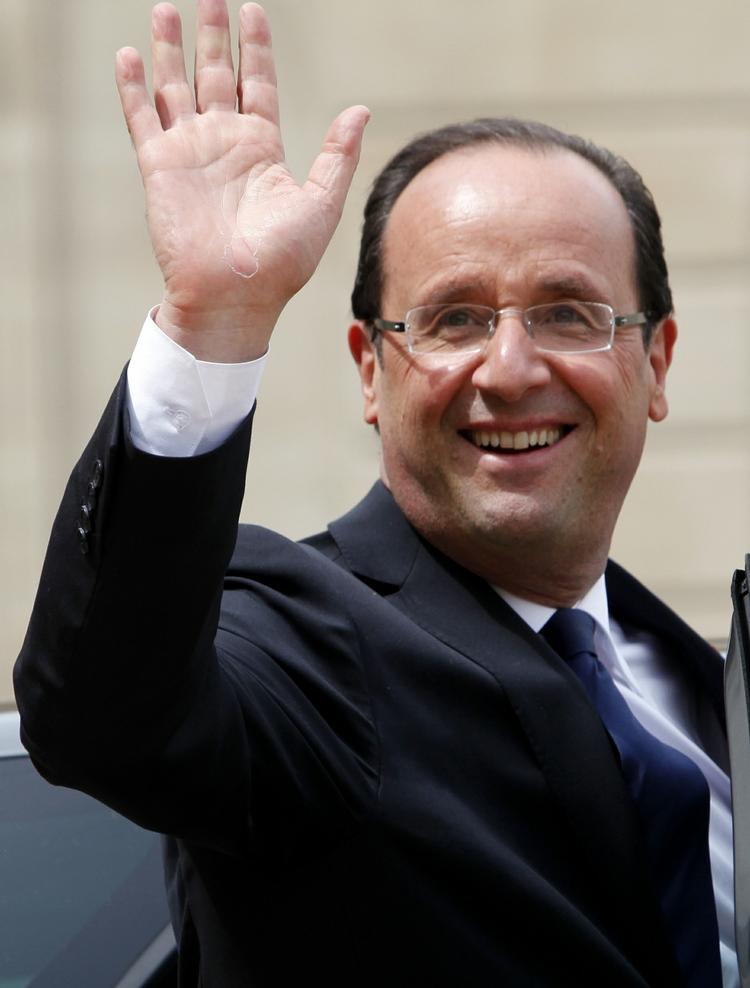hektisk. François Hollande har haft travlt, efter at han blev indsat som Frankrigs nye præsident i tirsdags. Samme dag besøgte han Tysklands kansler, Angela Merkel, i Berlin, og i dag banker han på døren til Det  Hvide Hus i Washington. 