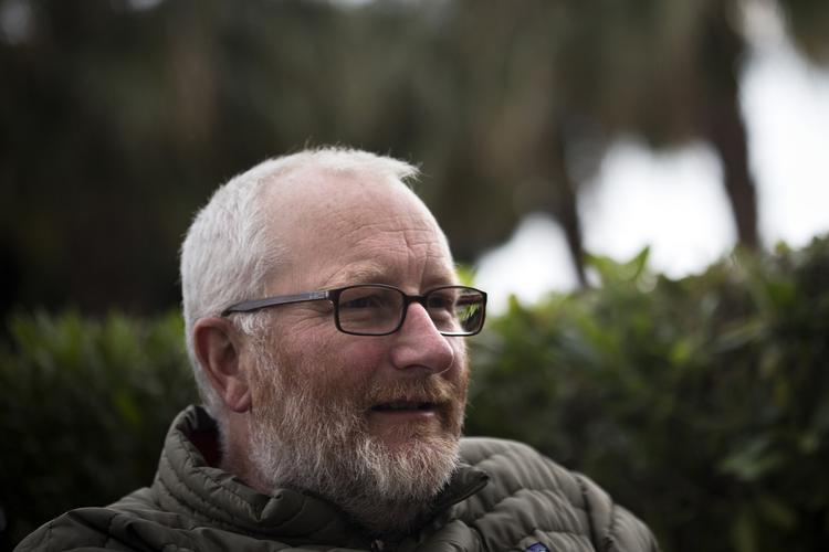 Optimistisk. »Jeg siger til alle, jeg taler med, at Thomas vinder noget hernede«, siger Peter Aalbæk Jensen, før pressen i aften skal se Thomas Vinterbergs 'Jagten'. 