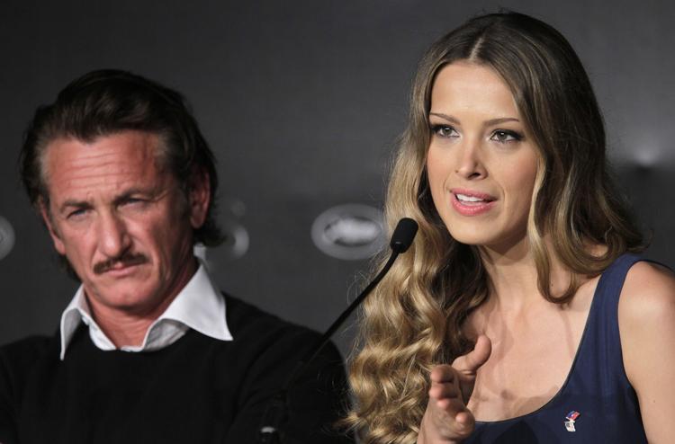 NØDHJÆLP. Sean Penn og modellen Petra Nemcova fotograferet i Cannes under et pressemøde om Haitiindsamlingen. 