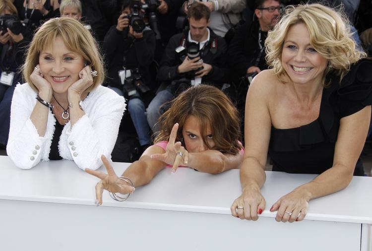 'Jagten'. Susse Wold, Alexandra Rapaport og Anne Louise Hassing under den obligatoriske fotosession for verdenspressen i forbindelse med visningen af Thomas Vinterbergs 'Jagten' i Cannes. 