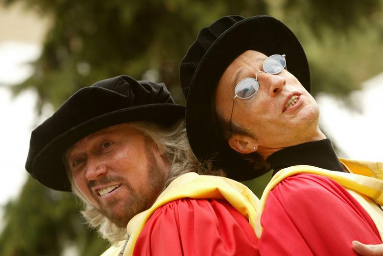 Hjembyen Manchester gjorde i 2004 de tidligere bysbørn Barry og Robin til æresborgere. 