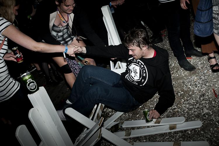 Vildt. Distortion holder i år sine nattefester i en sportshal og Det Kongelige Teater. 