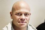 Plæneklipper. Stig Tøfting er mand nok til at tage sin 'straf'. 