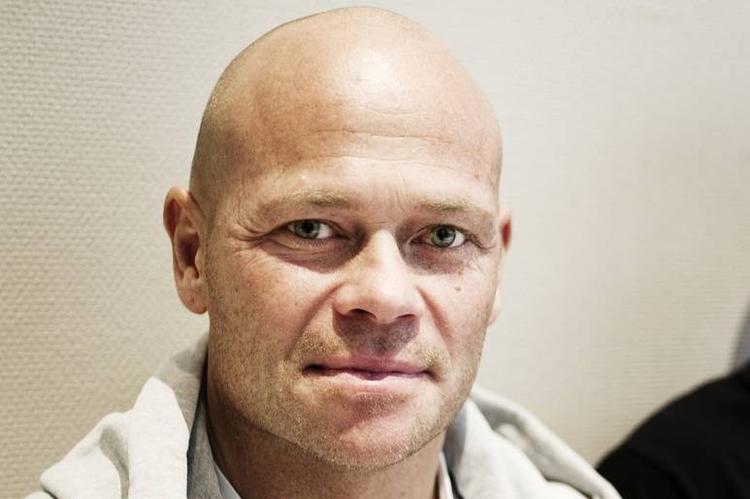 Plæneklipper. Stig Tøfting er mand nok til at tage sin 'straf'. 