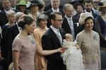 fremvisning. Den svenske kongefamilie med den lille prinsesse Estelle. 