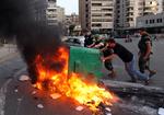 Shiamuslimer har blokeret veje i den sydlige del af Beirut i Libanon i protest over, at syriske oprørere har bortført 12 libanesiske shia-pilgrimme. 