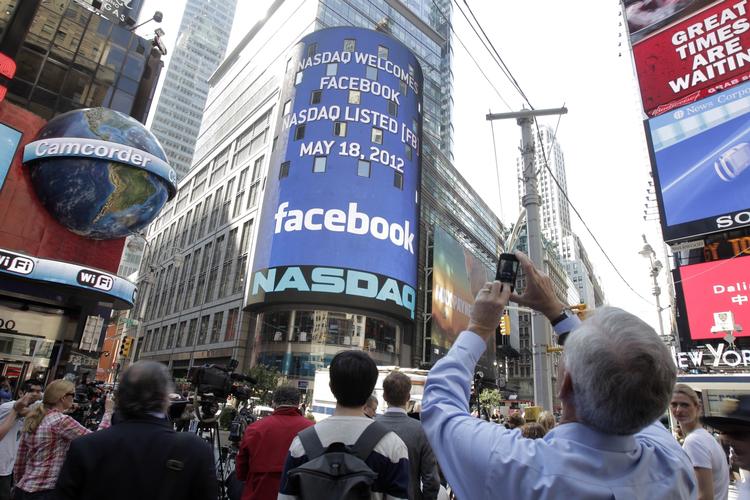 Nedtur. Facebook-aktien har på sin kun tredje dag på børsen tabt mere end de fleste virksomheder er værd. 
