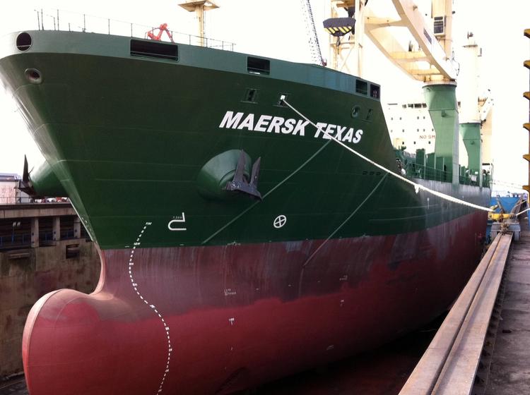 Kapringsforsøg. Et større antal pirater i flere mindre både forsøgte at kapre sværgodsskibet 'Maersk Texas'. 