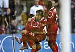 guldfest. FC Nordsjællands Mikkel Beckmann (midt) jubler efter sin scoring i første halvlegs overtid. 