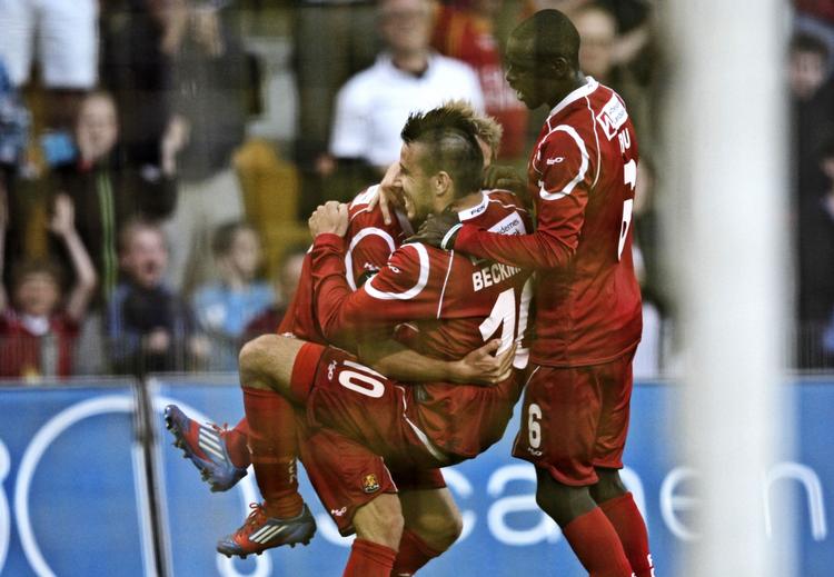 guldfest. FC Nordsjællands Mikkel Beckmann (midt) jubler efter sin scoring i første halvlegs overtid. 