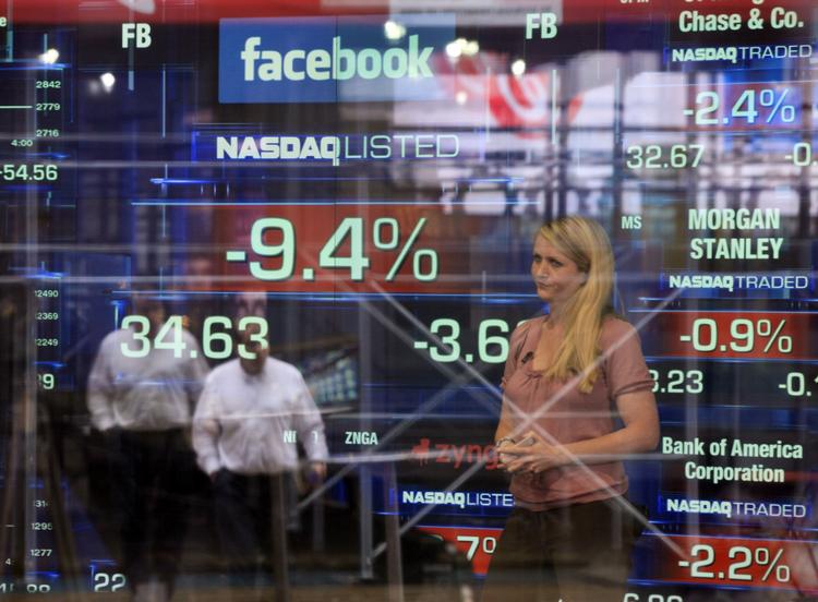 Farvel. Facebook-aktien er faldet siden introduktionen forleden. Mange danskere er allerede stået af aktien. 