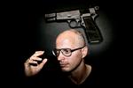 Bevismateriale. På udstillingen 'Ondskab' kan man se noget ganske unikt, siger Frederik Strand, Politimuseets leder. Blandt andet den pistol og de kugler, som Palle Sørensen brugte ved politimordet i 1965. 