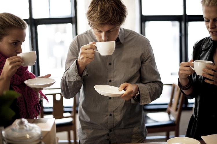 Populært. Vi danskere er glade for vores kaffe, men hvor sundt er den sorte drik lige? Vi har samlet fakta. Arkivfoto: Martin Slottemo Lyngstad 