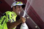 OVERRASKELSEN. Ved at spurtbesejre blandt andre Mark Cavendish vandt Andrea Guardini 18. etape. 