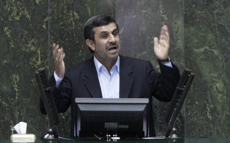 atomprogram. Iran har forfinet sine teknikker yderligere, således at landet har kunnet berige uran til et nyt niveau, skriver FN's Internationale Atomenergiagentur. Her ses den iranske præsident Mahmoud Ahmadinejad under en debat i det iranske parlament for nylig. 