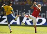 elegance. Lucas var en af de brasilianere, der voldte Simon Kjær og det danske forsvar problemer. 