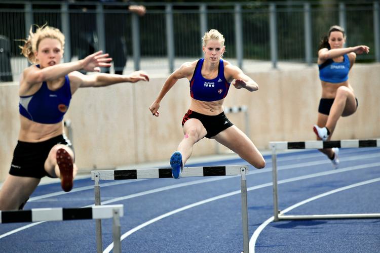 REKORD. For femte gang satte Sara Slott Petersen (i midten) dansk rekord i 400 meter hækkeløb. 