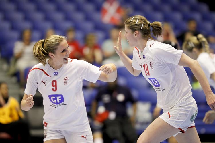 SIKKER. Om Camilla Dalby og Line Jørgensen selv får glæde af deres OL-kvalifikation er op til Jan Pytlick. Der skal 14 spillere med til London. 