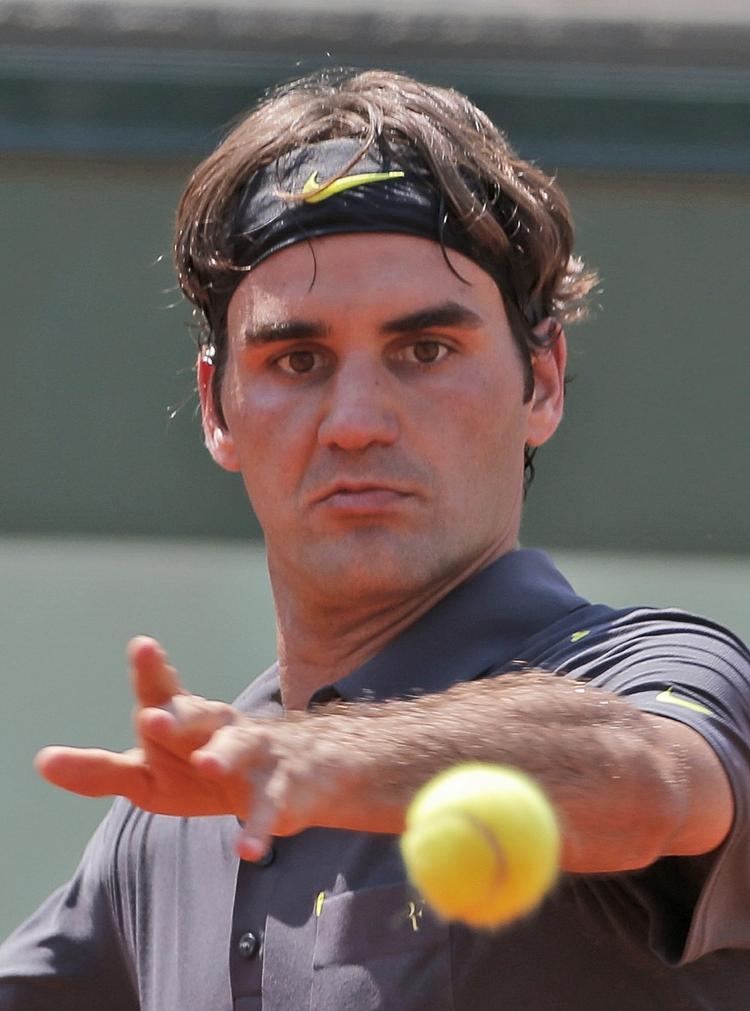 videre. Første runde gav Roger Federer en delt rekord, da han med 233 sejre i grandslamkampe nu er oppe ved siden af Jimmy Connors. 
