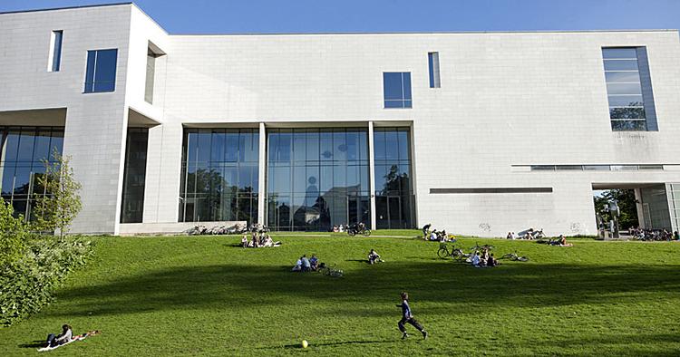 MASTODONT. Statens Museum for Kunst i København er et af de museer, der er et sommerbesøg værd. 