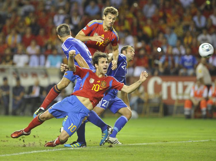 Countdown. Om et par dage er det slut med at følge Cesc Fabregas (10), Fernando Llorente og resten af verdensmetrene  på sociale medier. 