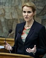 travlt. Der er afslutningsdebat i Folketinget i dag. Officielt er det sidste arbejdsdag inden sommerferien, men regeringen får travlt med at forsøge at forhandle en skattereform hjem. 