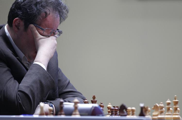 Taber. Udfordreren fra Israel så heller ikke ud til at more sig under VM-duellen med Anand. 