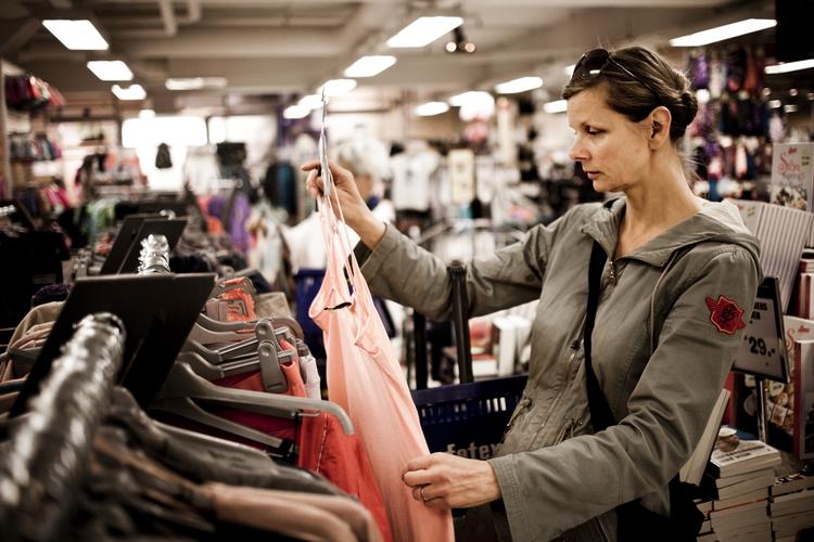 Klager. Danske forbrugere klager næstmest i EU kun overgået af spanierne. Ni ud af ti danskere klager, hvis de oplever problemer med en vare. (Arkivfoto) 