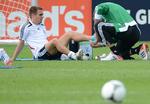 Indiskutabel. Anfører Philipp Lahn, der fik et skrub under træningen onsdag,  er sammen med målmand Manuel Neuer og kreatøren Mesut Özil de sikre elementer i den tyske startopstilling. 