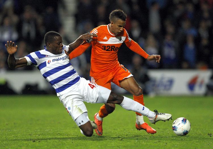 eftertragtet. Scott Sinclair (th) har været en vigtig brik i nyoprykkede Swanseas succes i første sæson i Premier League. Arkivfoto: AP 