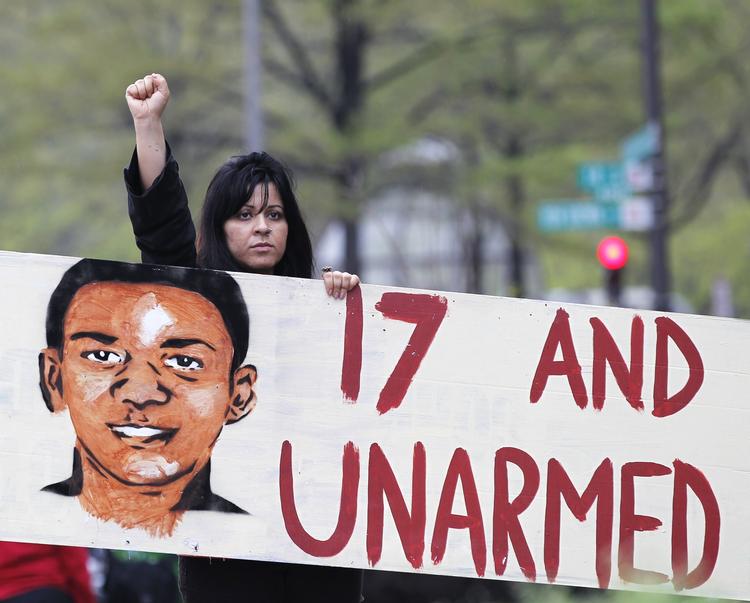 Dræbt. Drabet på 17-årige Trayvon Martin har bragt sindene i kog i USA. Nu skal drabsmanden tilbage i fængsel. 
