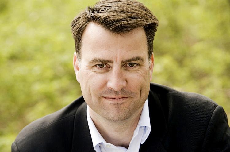 Fyrtårn. Mikael Kamber var i ni år vært på TV 2 Nyhederne og redaktør og vært på 'Dags Dato'. 