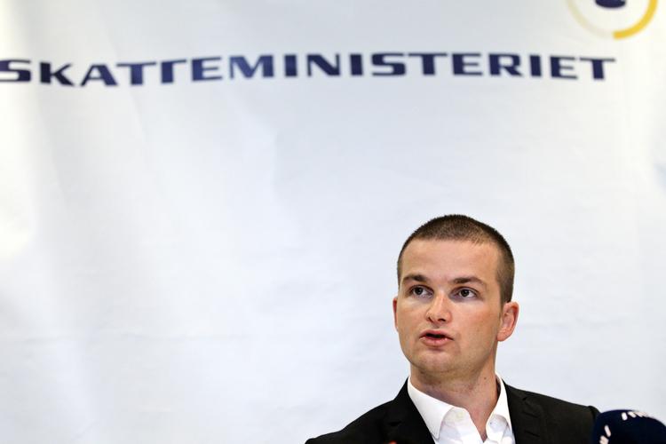 Sært. Regeringens idé er, at skattelettelser får os til at arbejde mere. Men hvorfor skal vi arbejde mere, når vi har arbejdsløse kollegaer? 