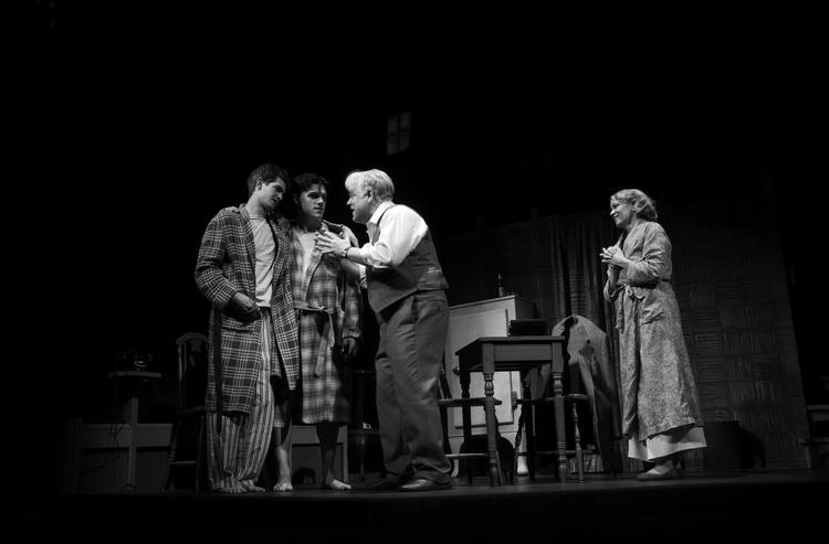 Favorit. Philip Seymour Hoffman er favorit til at få  en Tony Award for sin præstation  som Willy Loman  i 'En sælgers død'. 