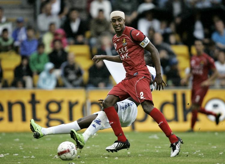 skifter. Benjamin Kibebe i aktion for FC Nordsjælland. 