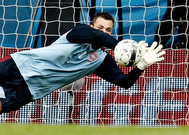 FØRSTEVALG. Stephan Andersen kan se frem til minimum tre kampe ved EM, mener Politikens sportsredaktør. 