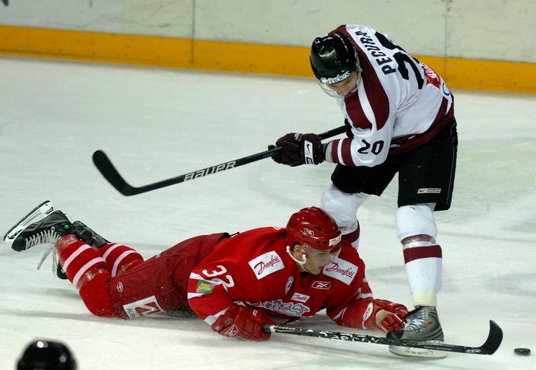 0-1. Frederik Storm (liggende) og holdkammeraterne holdt Sergejs Pecuras mandskab fra at score i 57 minutter. 