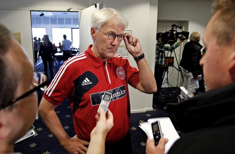 sløseri. De danske testkampe har været belagt med begynderfejl, som ikke vil blive godtaget af landstræner Morten Olsen under EM. 