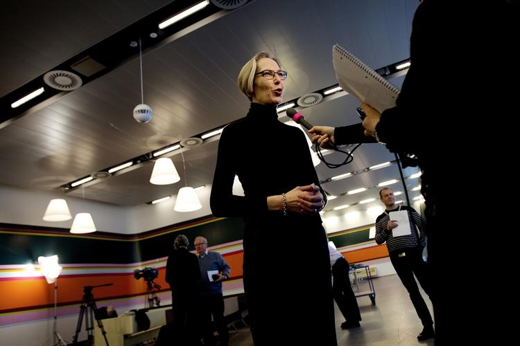Kanalrevolution. DR's generaldirektør Maria Rørbye Rønn ændrer DR's tv-struktur markant. 