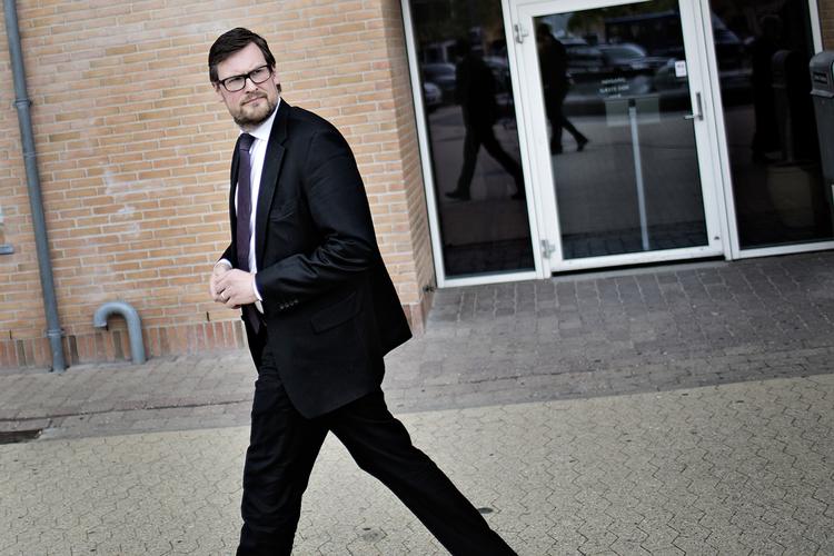 Domfældelse. Kaare Traberg Smidts klient blev i dag i dømt 12 års fængsel for terror. 