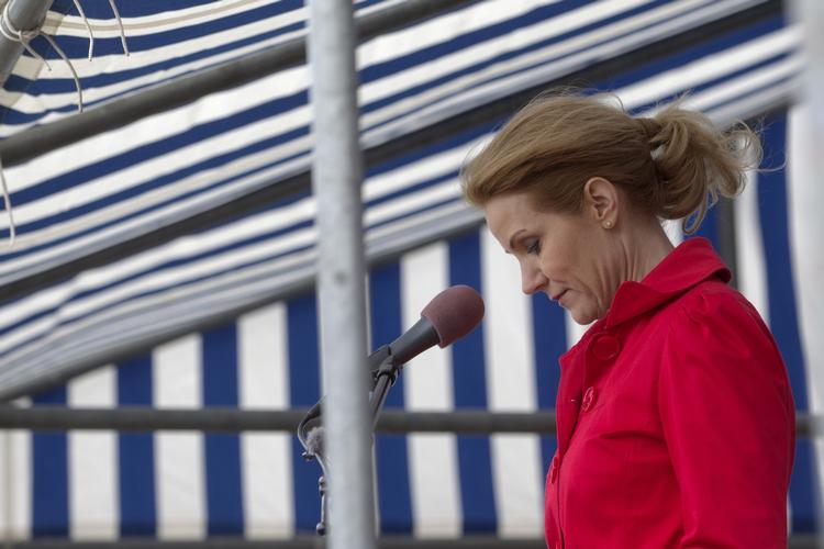 tradition. Statsminister Helle Thorning-Schmidt (S) holder grundlovstale på metalhøjskolen i Jørlunde syd for Slangerup på Sjælland. 