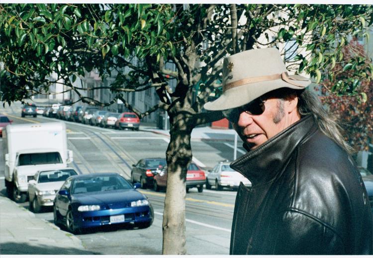 Blød. Canadieren Neil Young viser den amerikanske folkemusik alt for meget respekt på sit nye album 'Americana'. PR-foto 