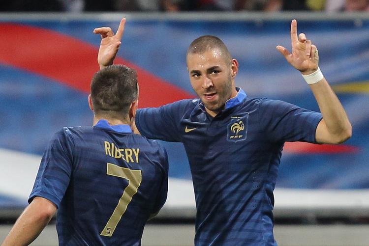 4-0. Karim Benzema scorede to gange for Frankrig i sidste EM-test. 