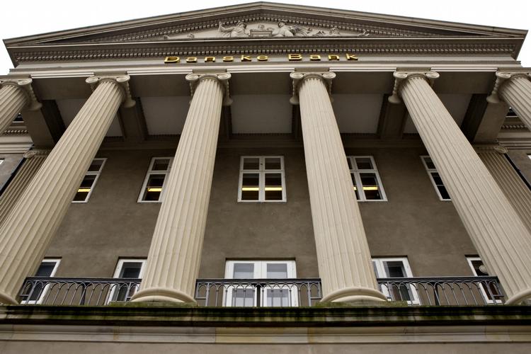 Gigant. Danmark kan ikke overleve, hvis Danske Bank går ned med flaget. 