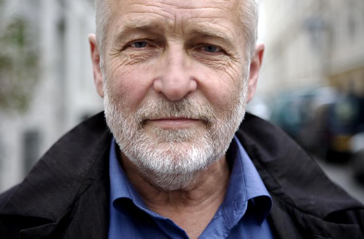 Entertaineren. Niels Hausgaard har leveret satire til danskerne igennem fire årtier. 