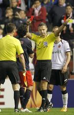 Europæisk. Skomina har i indeværende sæson dømt et hav af kampe i Champions League og Europa League, hvor han i semifinalen bl.a. udviste Atletico Madrids Tiago i kampen mod Valencia. 