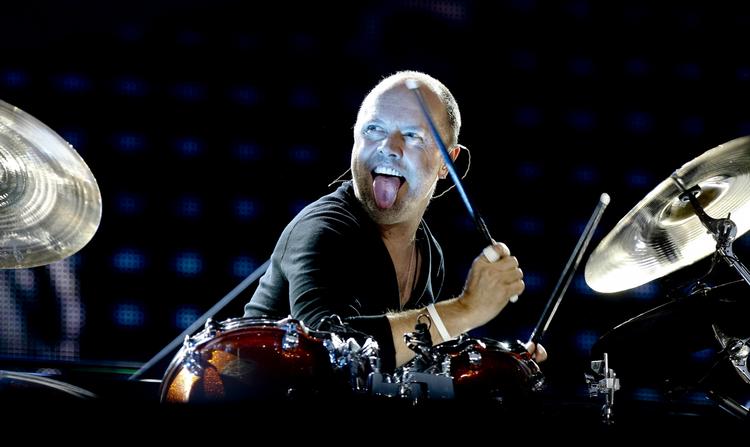 Trommende. Danske Lars Ulrichs giver den hele armen. 