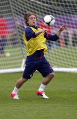 Stjernen. Luka Modric er sammen med anfører Srna, manden der skal binde det kroatiske spil sammen. 