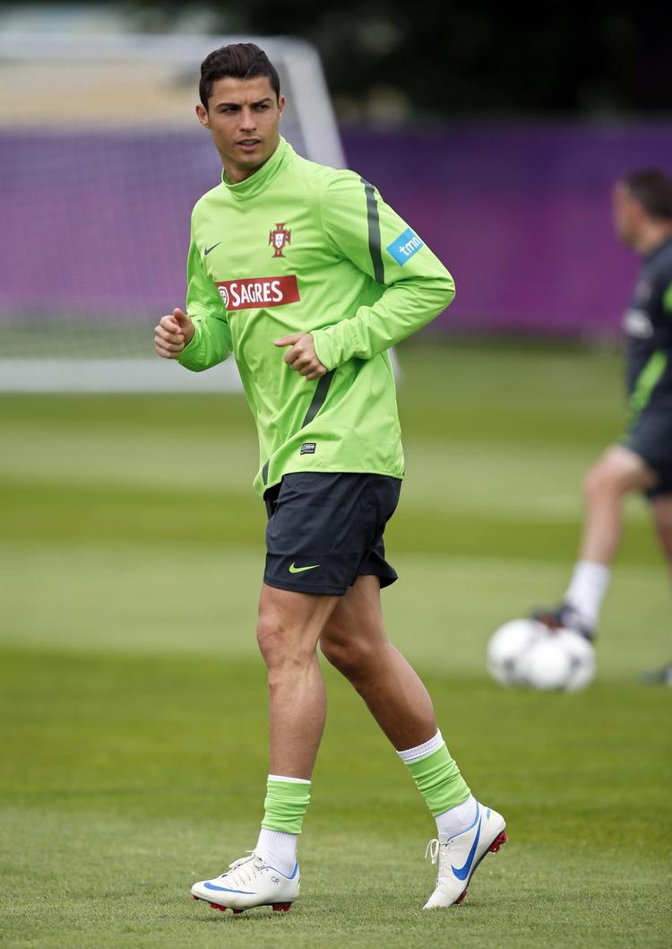 Eneren. Med 55 mål i 60 kampe for Real Madrid i denne sæson er Cristiano Ronaldo den mest træfsikre af samtlige 368 EM-spillere. 
