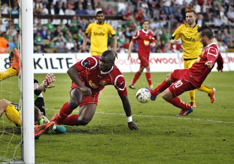 Benjamin. Med sine 19 år er Jores Okore (t.v.) den yngste spiller i EM-truppen. 